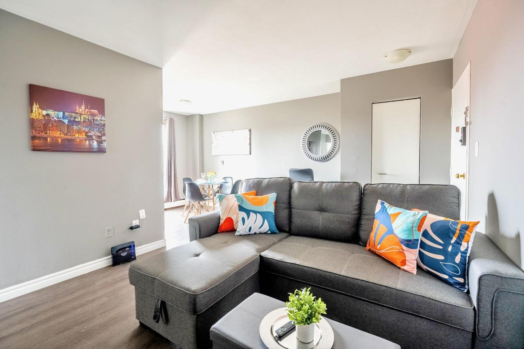 Newly Renovated 2Br Unit In Glenview West Apartment Hamilton Luaran gambar