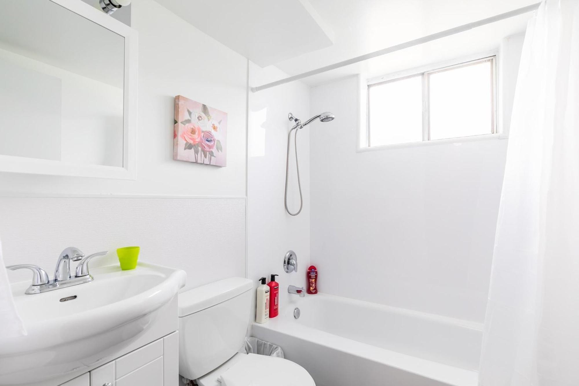 Newly Renovated 2Br Unit In Glenview West Apartment Hamilton Luaran gambar